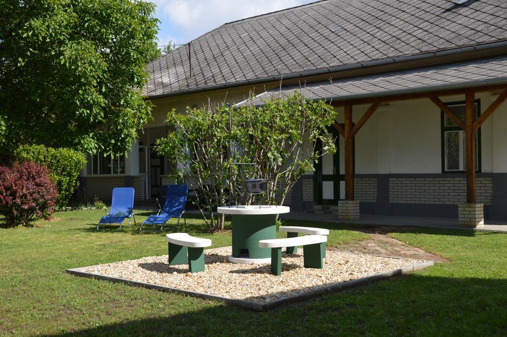 Tisza-Kert Apartmanok Tiszafüred Eksteriør bilde